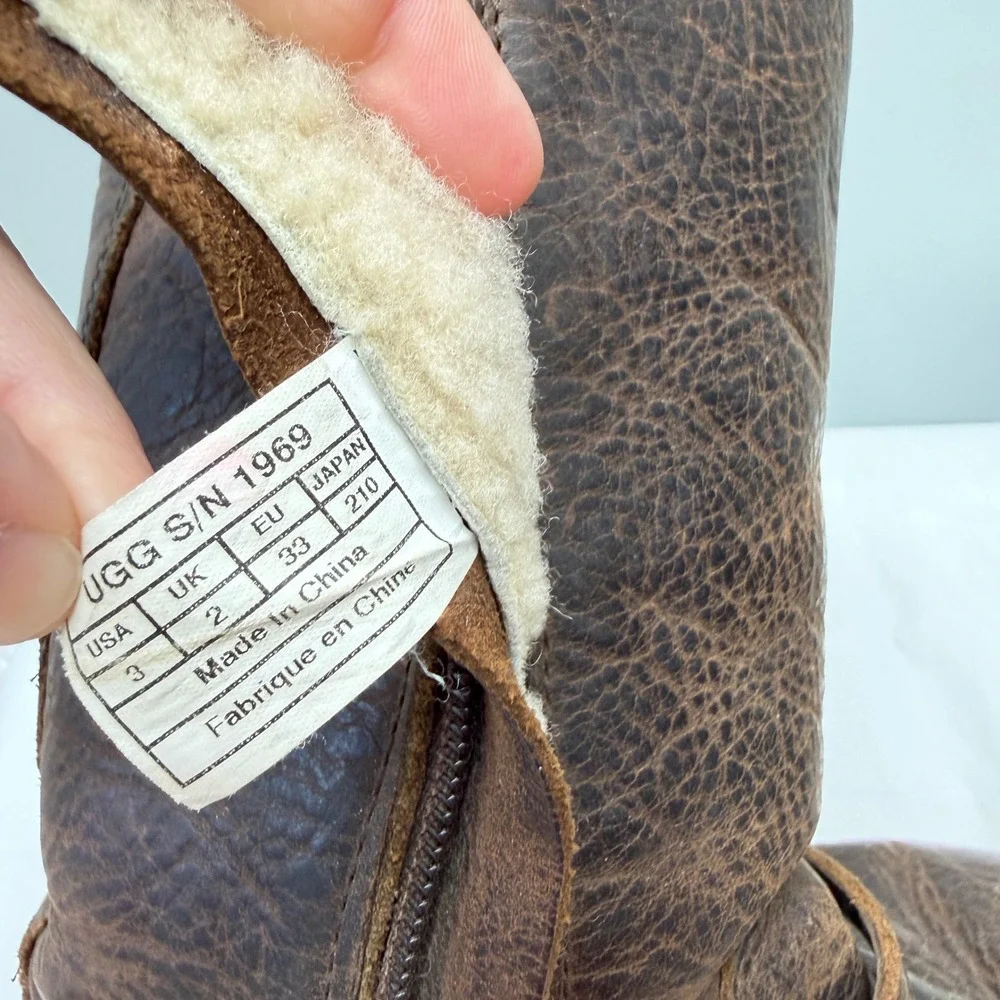UGG Australia Kensington Girls Youth 3 Sheepskin Lined Brown Leather Boots 1969